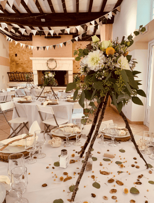 photo de la décoration naturelle d'un mariage