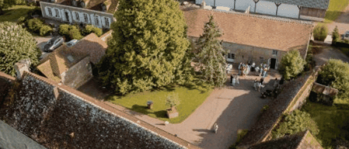 photo aérienne d'un domaine pour mariage à Falaise